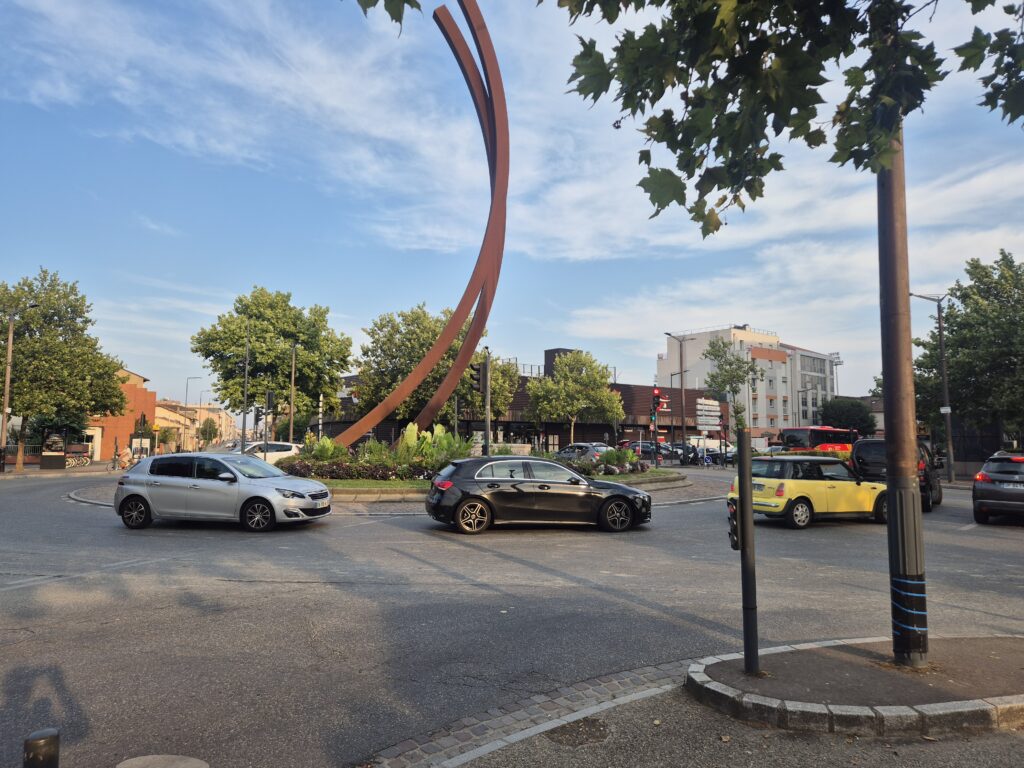 1000023991 Serrurier Barrière de Paris – Porte claquée à Toulouse 31200
ADA Serrurerie intervient à Barrière de Paris, Toulouse 31200, pour tous vos problèmes de porte claquée. Notre service de SOS dépannage serrurerie est disponible 24h/24 et 7j/7 pour vous venir en aide rapidement.
Que votre porte soit simplement claquée, que vos clés soient restées à l’intérieur ou que la serrure soit bloquée, notre serrurier intervient avec les techniques adaptées afin de procéder à l’ouverture de votre porte tout en limitant les risques de dégradation.
Intervention rapide à Barrière de Paris et dans les quartiers alentours de Toulouse.