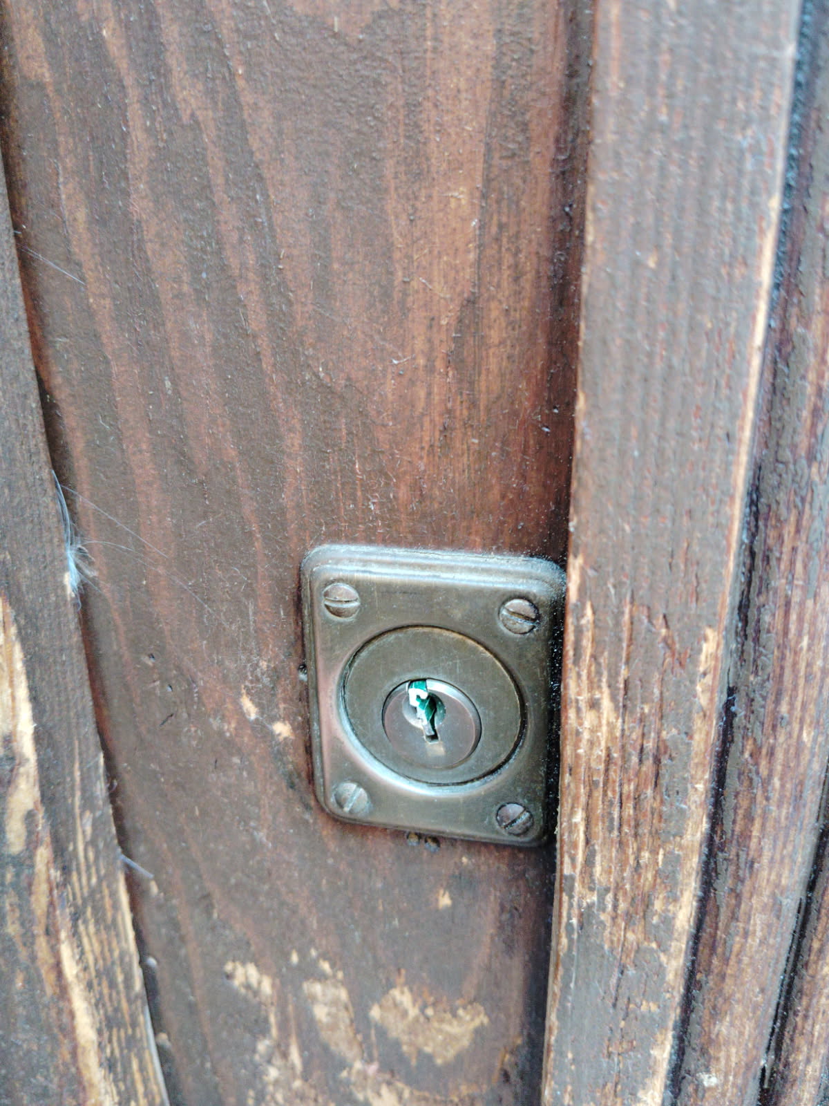 Serrure pas chère ou serrure de qualité pour une porte